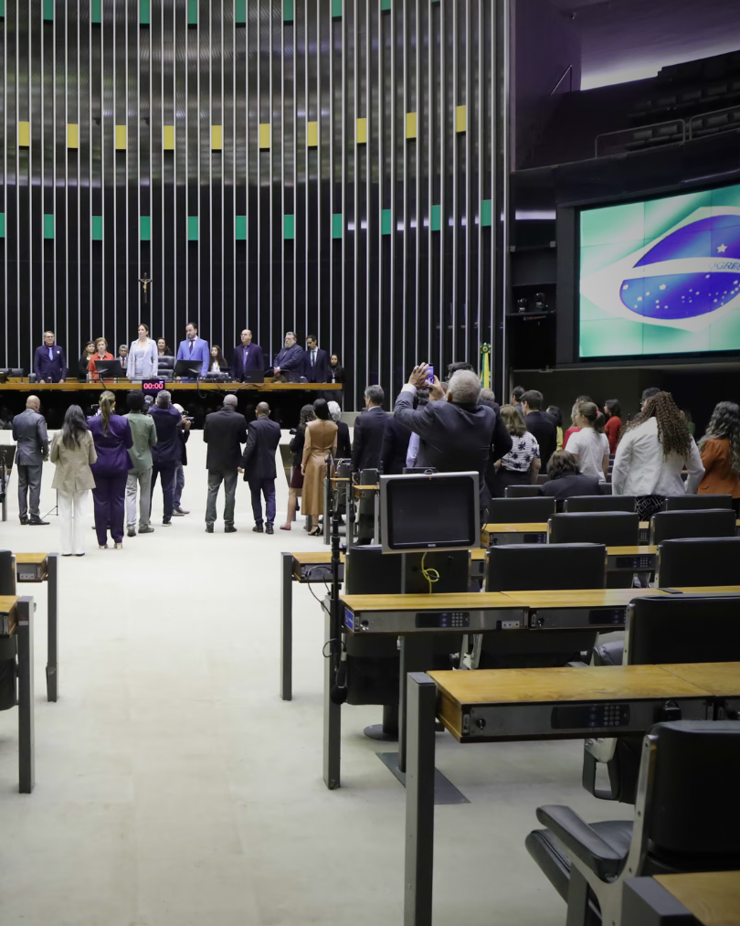 Câmara aprova aumento de pena para agressões a profissionais da saúde