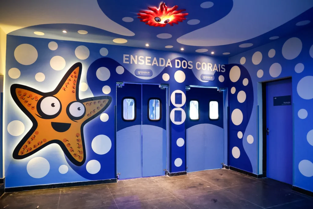 corredor hospital pediatrico